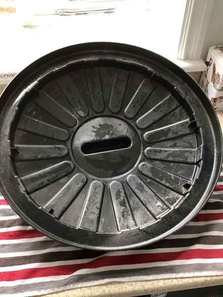 Photo of free Dust bin lid (Alderley Edge SK9) #2