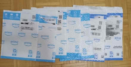Photo of free Amazon bubble mailers - 7 pcs (Etobicoke (Kipling /Eglinton)) #1