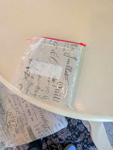 Photo of free Kitchen or dining room table (Off Noll Rd and Hostmark) #4