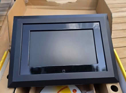 Photo of free Digital picture frame (Kingwood Common RG9) #2