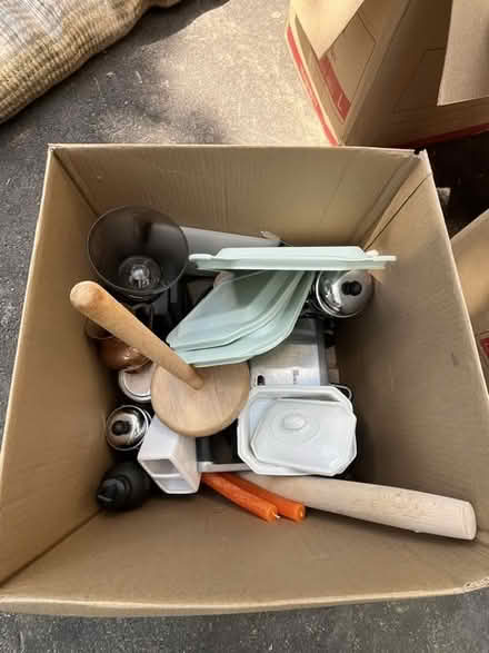 Photo of free Assorted kitchen & household items (Belmont, MA near Cushing Sq) #2