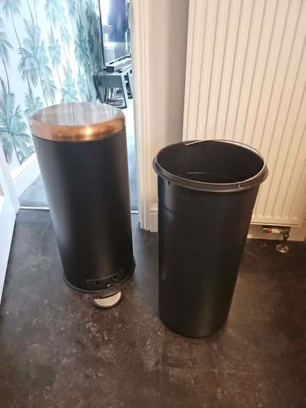 Photo of free 30L Copper & Black pedal Bin (Thornton Heath CR0) #2