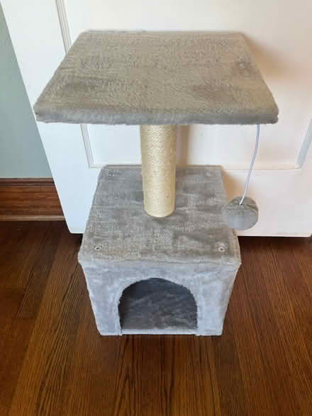 Photo of free Cat tree / scratching post / cave (East Capitol Hill Miller Park) #1