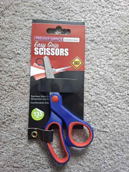 Photo of free School scissors (Briarhill) #1