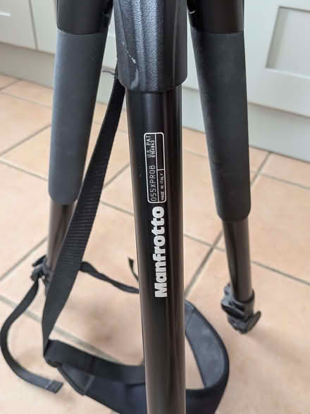 Photo of free Manfrotto tripod with shoulder strap (Marlbrook B45) #3