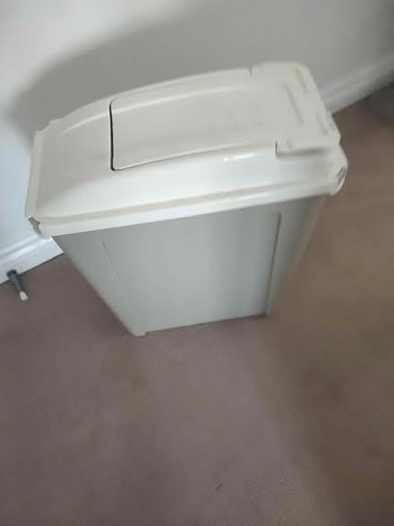 Photo of free Slim kitchen bin (Leighton Buzzard LU7) #1