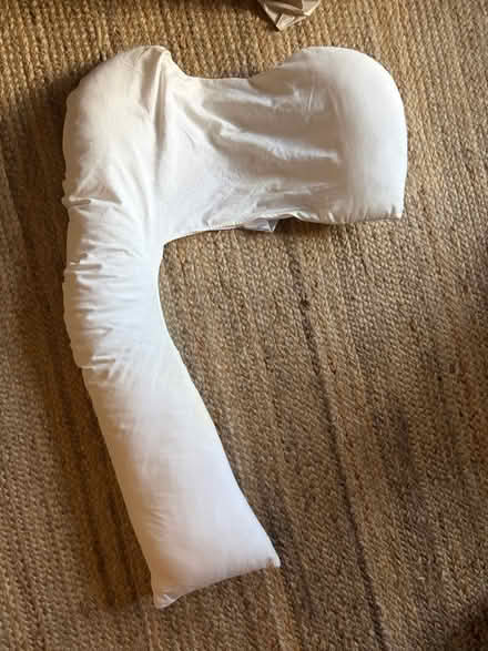 Photo of free Pregnancy pillow (BA15 central BOA) #1