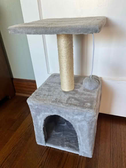 Photo of free Cat tree / scratching post / cave (East Capitol Hill Miller Park) #2