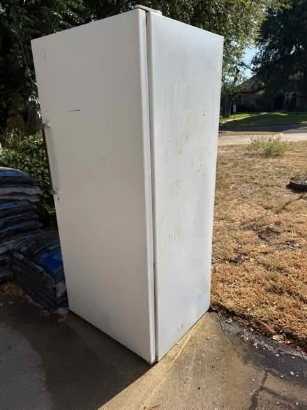 Photo of free Freezer (Lampasas) #1
