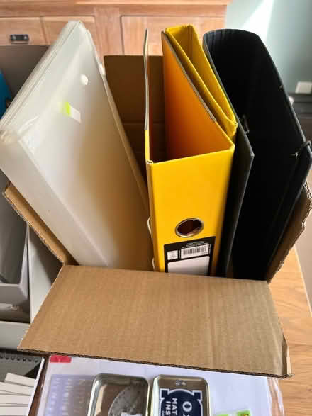 Photo of free Student stationery set (Hale GU9) #3