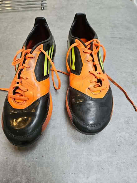 Photo of free Adidas f50 football boots size 9 with bootbag (Wandsworth Common SW11) #4