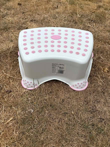 Photo of free Step for child to use toilet. (North Bersted PO21) #1