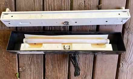 Photo of free Fluorescent Light Fixtures Aquarium (inside perimeter N Brookhaven) #2