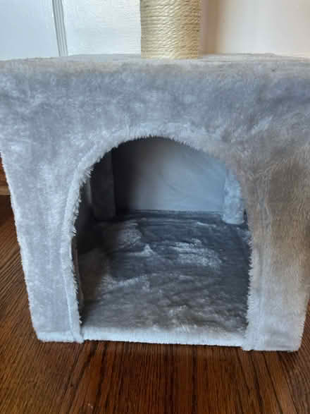 Photo of free Cat tree / scratching post / cave (East Capitol Hill Miller Park) #3