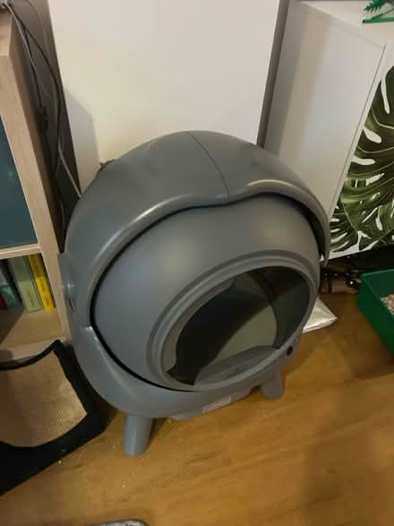 Photo of free Self cleaning cat tray (LA4) #3