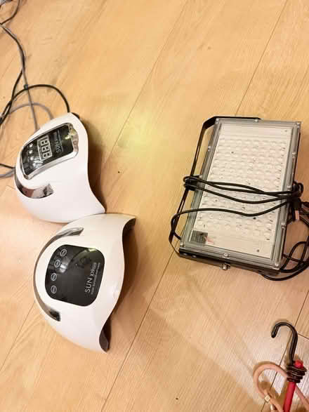 Photo of free 3 uv lamps with power leads (Bermondsey SE1) #1