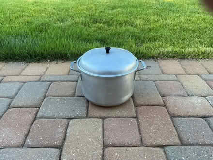 Photo of free 6-Quart Aluminum Pot (Lucas Valley) #1