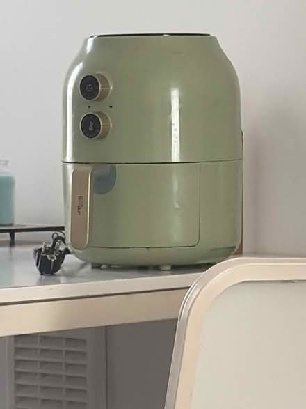 Photo of free Green air fryer has Europe plug. (Gospel Oak NW5) #1