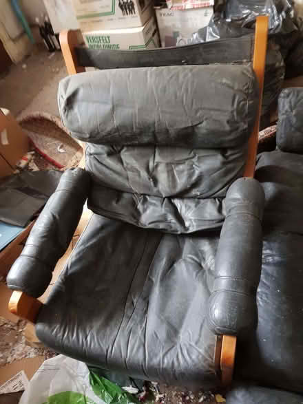 Photo of free Sofa & 2 armchairs (Berkhamsted HP4) #2