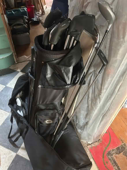 Photo of free Set of Wilson left-handed (short?) golf clubs (Bronllys LD3) #1