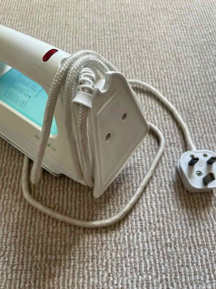Photo of free Steam Iron (Needs Repair) Philips Mistral 32 (Winchmore Hill N21) #2