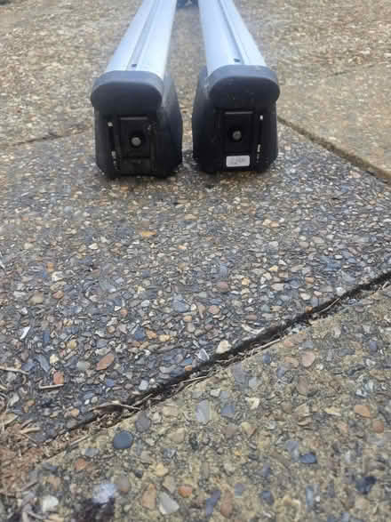 Photo of free Audi Q5 roof bars 09-16 (Church crookham fleet GU52) #2