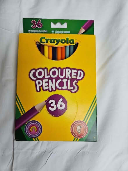 Photo of free set of Crayola coloured pencils (Wandsworth Common SW11) #1