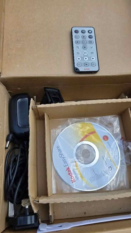 Photo of free Digital picture frame (Kingwood Common RG9) #3