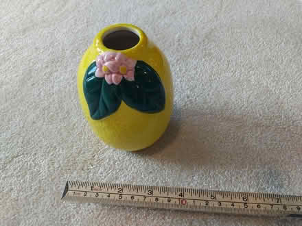 Photo of free Spices & vase (SW11 Battersea) #3