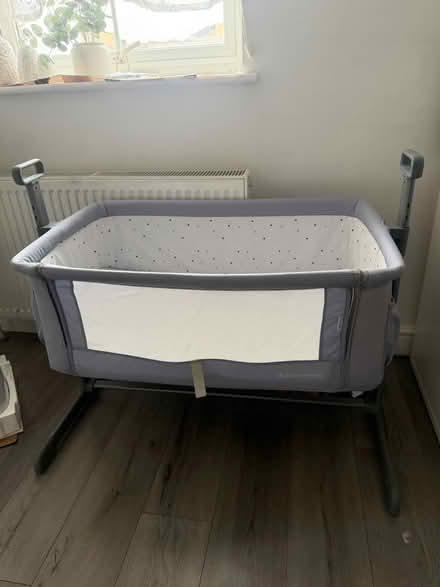 Photo of free Baby cot (Ub77rl) #1