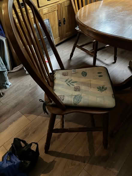 Photo of free Oval table and 4 chairs (Parkstreet AL2) #4
