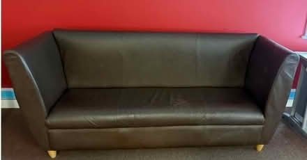 Photo of free Settee (Mollington CH1) #1