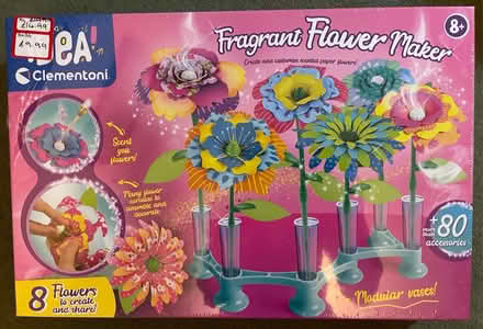 Photo of free ‘Fragrant Flower Maker’ craft set ages 8+ (St Julians AL1) #1