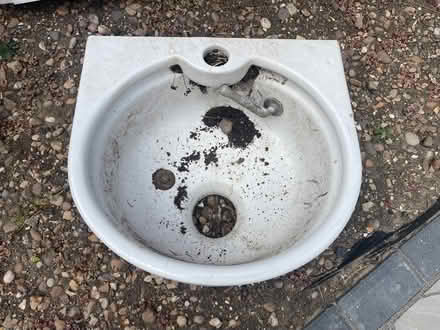 Photo of free Large ceramic sink (Chingford Mount, E4) #3