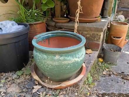Photo of free Ceramic Pot - Cracked (Selsdon, South Croydon) #1