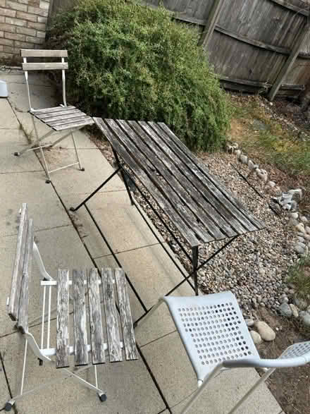 Photo of free Garden furniture (Kilburn Park station Nw6) #1