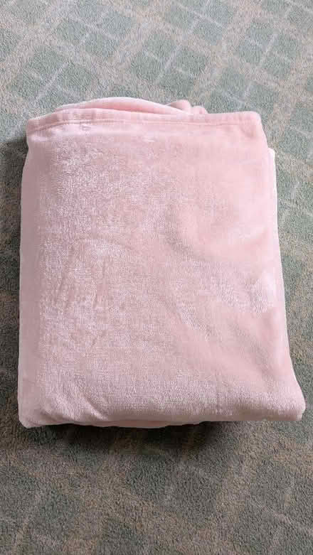 Photo of free Pink Throw (Caldy Valley CH3) #1