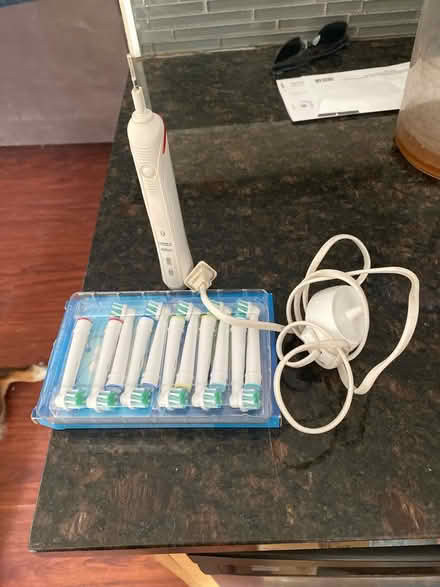 Photo of free Oral b electric toothbrush (Montebello) #1