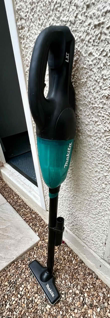 Photo of free Makita LXT Vacuum 18v (Colchester CO1) #3