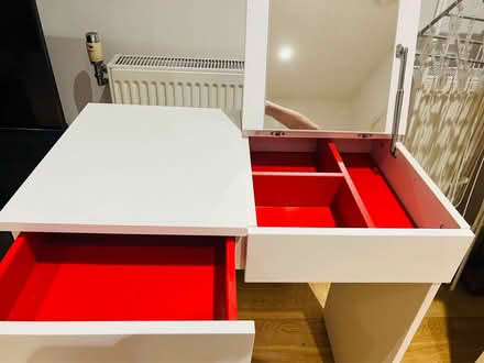 Photo of free Dressing table (Kilburn Park station Nw6) #1