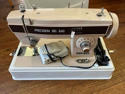 Photo of free Vintage Sewing Machine & Cover/Case (East Capitol Hill Miller Park) #1