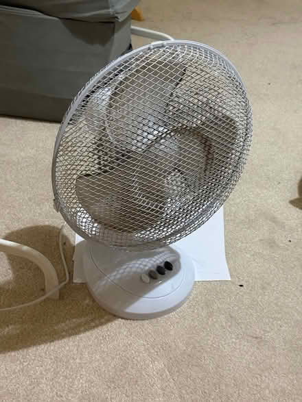 Photo of free standing fan (ealing W5) #1