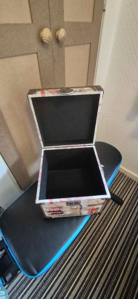 Photo of free London themes storage box (Leeds LS8) #2