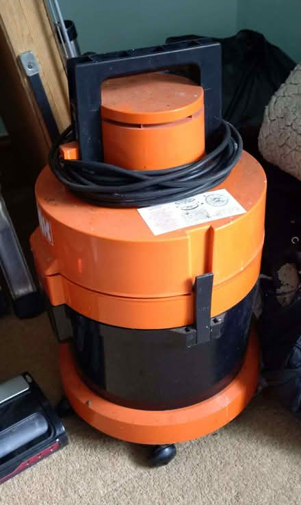 Photo of free Vax (original) (Hodnet TF9) #1