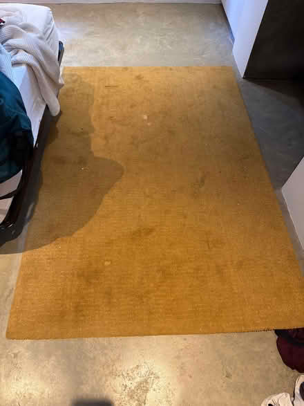 Photo of free Yellow ikea rug - MUST GO TODAY (Camden tube station NW1) #1