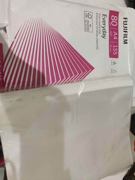 Photo of free A4 papers and the punched transparent pocket (White City W12) #1