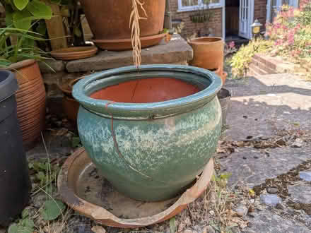 Photo of free Ceramic Pot - Cracked (Selsdon, South Croydon) #2