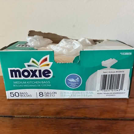 Photo of free Assorted items (Lake Cook and Rte 41) #4