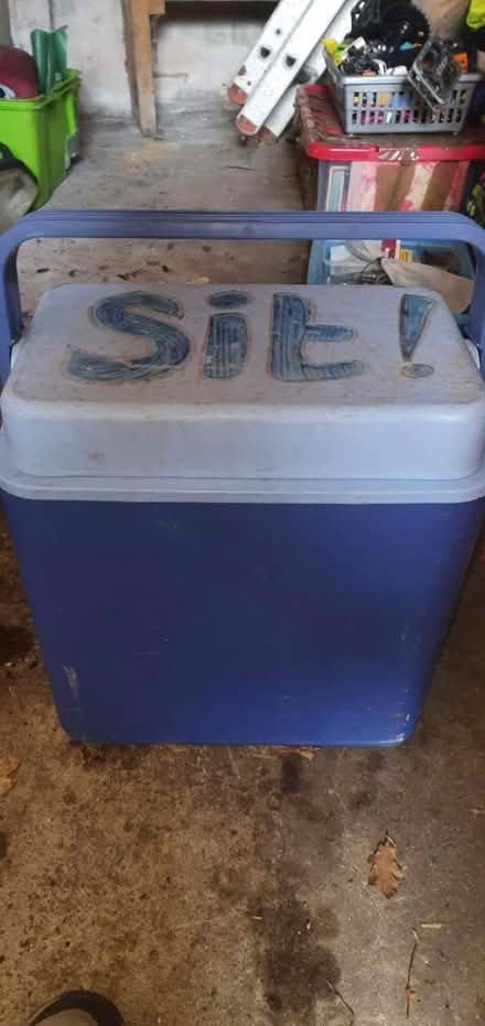 Photo of free Cooler box (TN35 Ore) #1