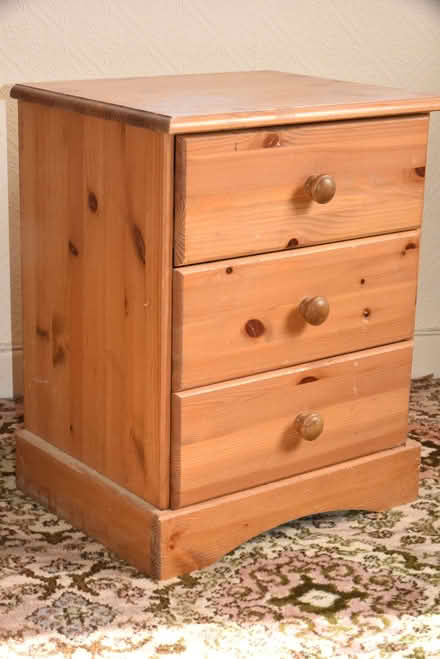 Photo of free Small 3 drawer (bedside?) unit (Malvern Link WR14) #3